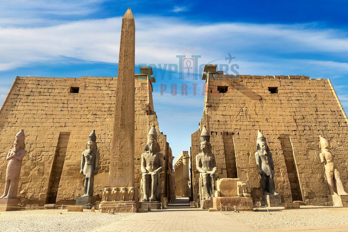 Construction du Temple de Louxor - Egypt Tours Portal.jpg