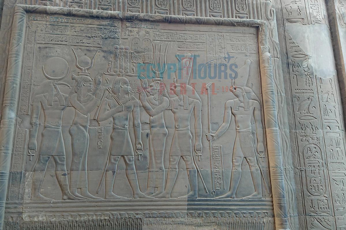 Décorations du Temple de Kom Ombo - Egypt Tours Portal.jpg